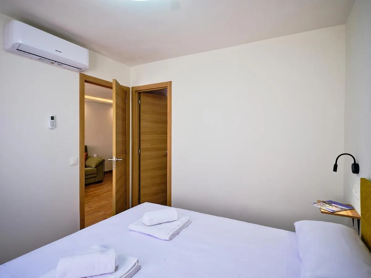 Leo Home- Bright & Centric 3 Bedrooms Apartment With Private Parking Included Malaga Spain