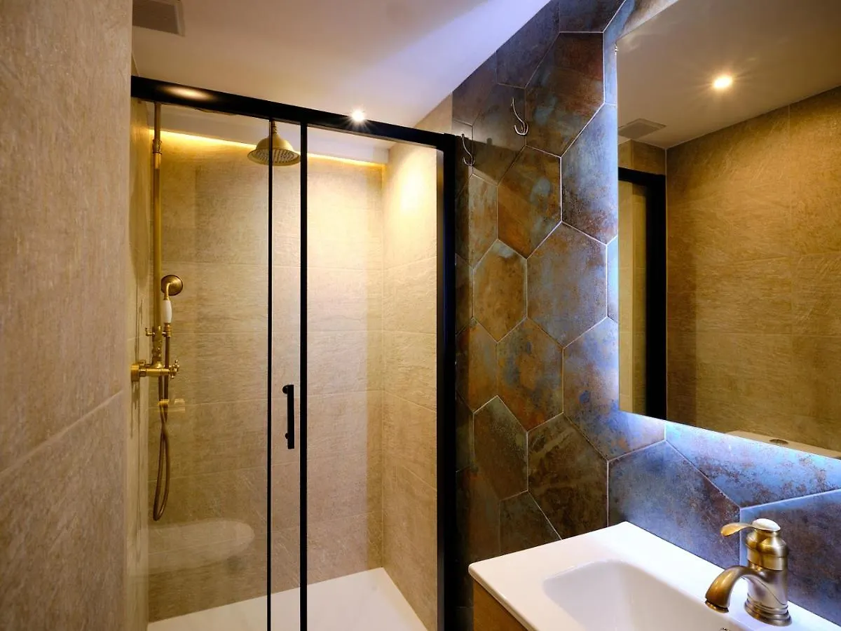 Leo Home- Bright & Centric 3 Bedrooms Apartment With Private Parking Included Malaga 0*,  Spain